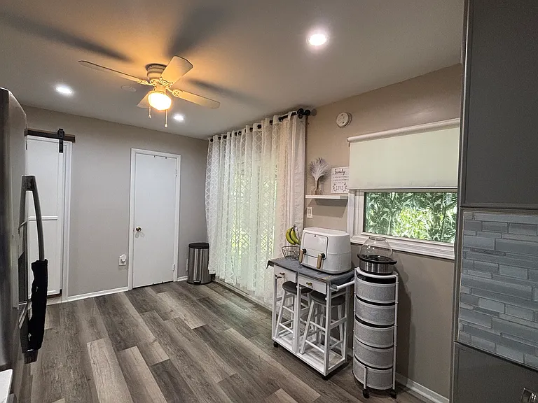 8208 Keeler St — Photo 15