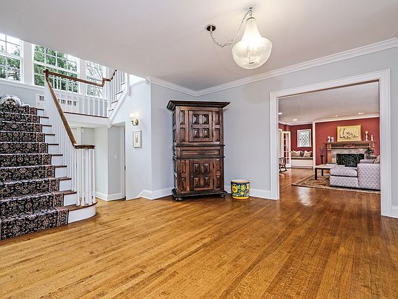 2nd image of 36 Woods Ln