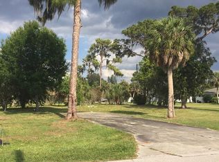 201 17th St NW, Ruskin, FL 33570