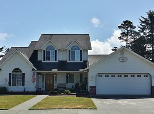 1785 Arlington Dr, Crescent City, CA 95531