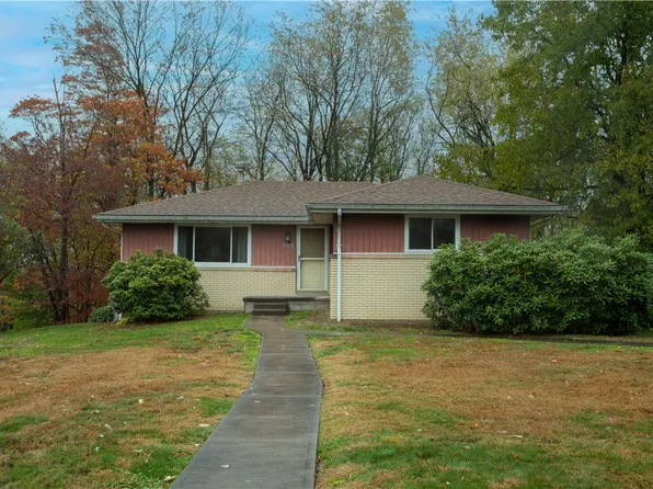 194 Woodridge Dr, Beaver, PA 15009