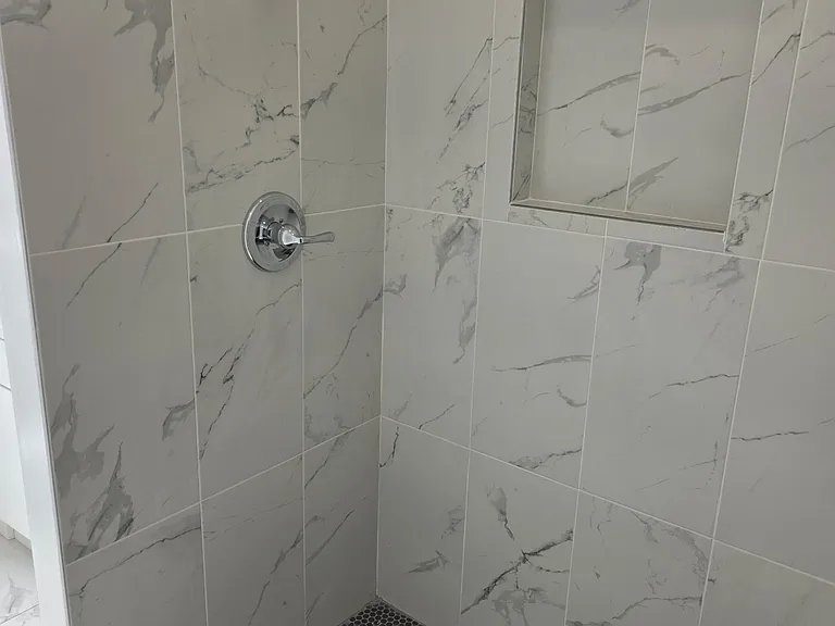 570 E Avenue 28 — Photo 5
