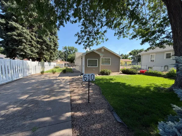 610 W 4th St, Ogallala, NE 69153