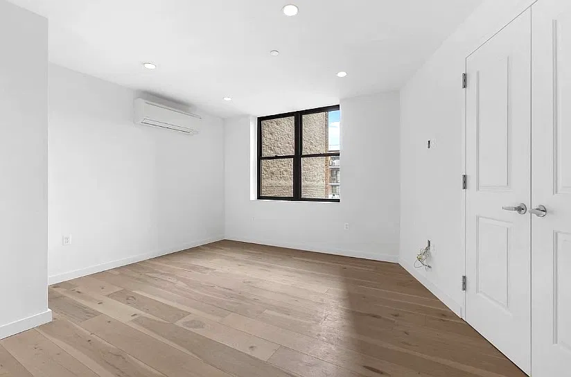 31-25 Newtown Avenue — Photo 4