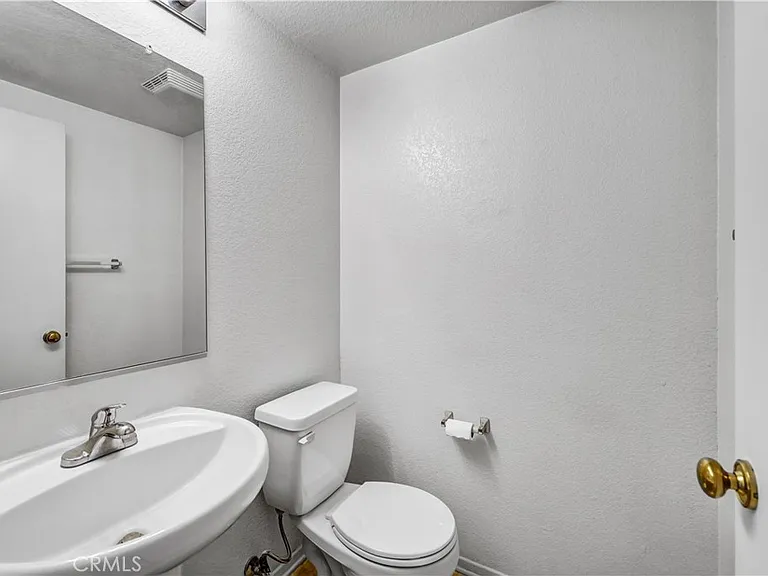 465 E Afton Ln — Photo 20