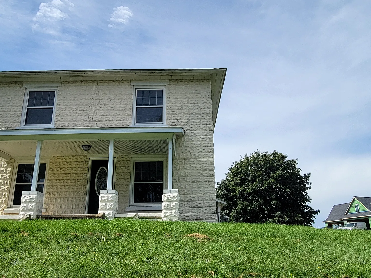 4 bed, 1900 sqft, $1,850 — Photo 3