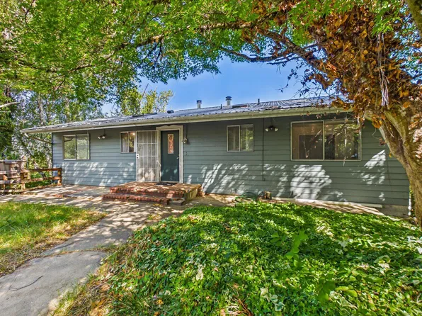 390 Carpenter Ln, Hoopa, CA 95546