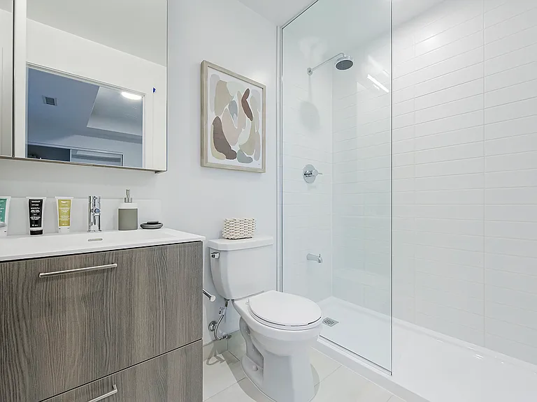 40 Lagerfeld Dr — Photo 21