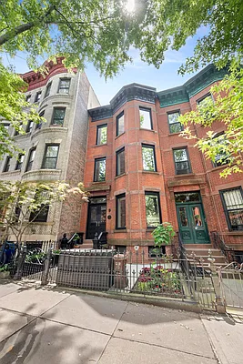 Sold by Douglas Elliman | media 25