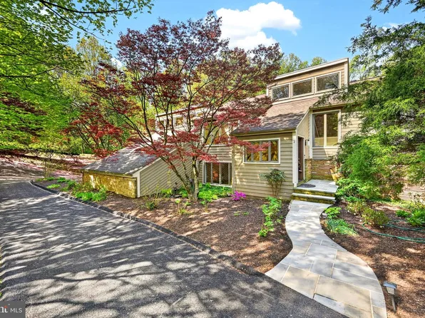 16 Seven Springs Ct, Phoenix, MD 21131