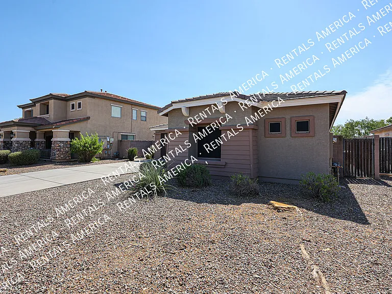 7414 N 88th Ln — Photo 1