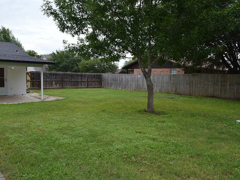 2404 Quail Rdg — Photo 24