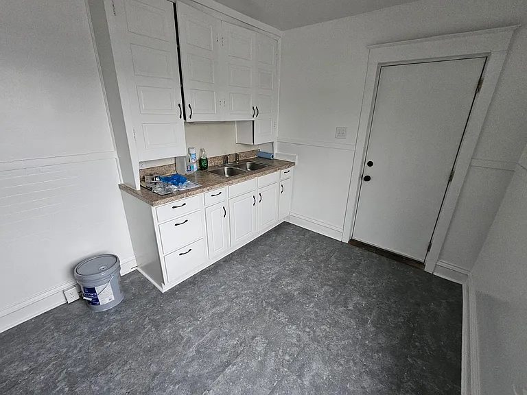 242 E Church St #1 — Photo 9
