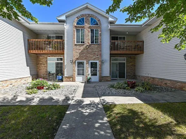 6240 South Creekside DRIVE #2, Cudahy, WI 53110