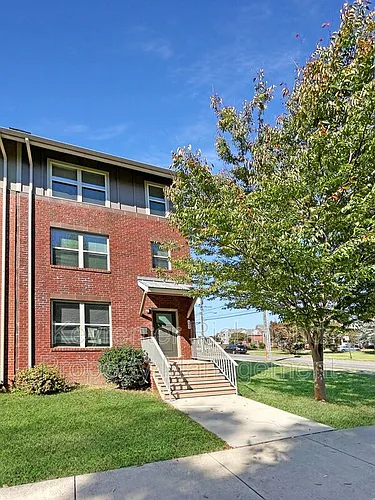 400 Dobson St Photo 1