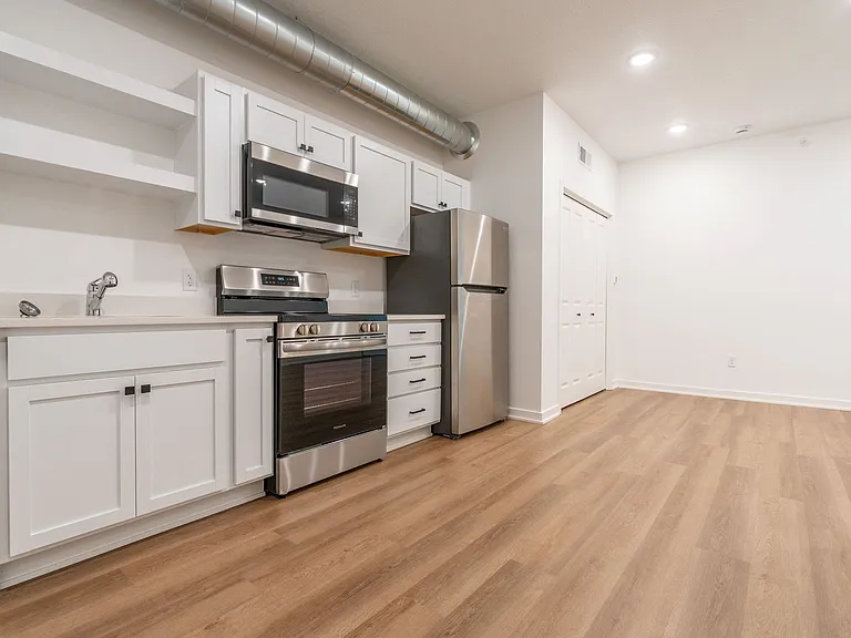 110 N Delaware Ave — Photo 40