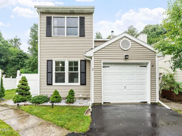 8 Cooks Court, Waterford, NY 12188