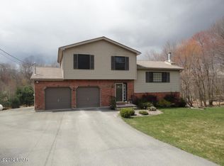 26 Sierra Trails Dr, East Stroudsburg, PA 18302