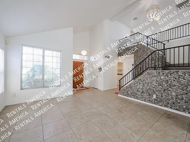 820 N Granada Dr — Photo 10