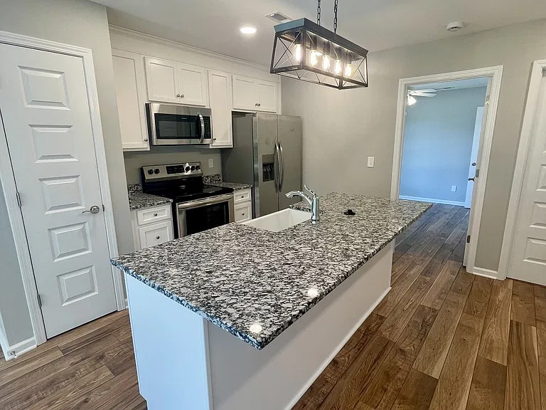 208 Power Ave #B — Photo 4