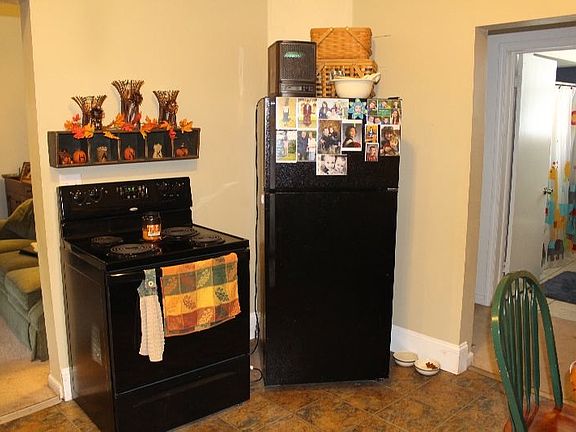 4th image of 1312 Edgar Ave