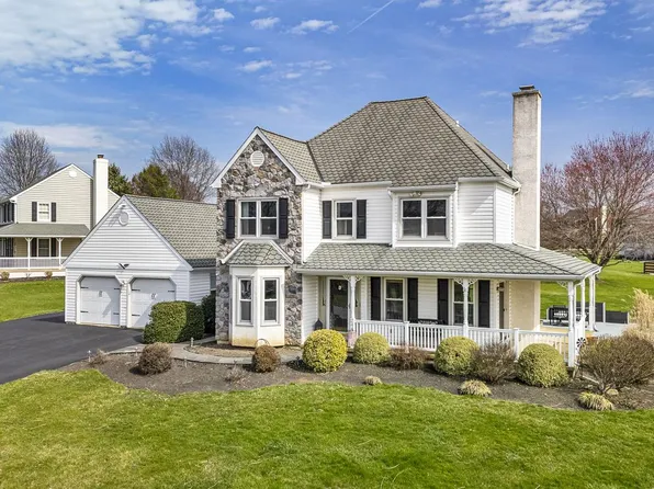 244 Shoreline Dr, Honey Brook, PA 19344