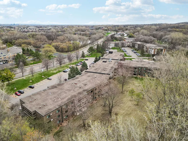 Park Place Apartments in Burnsville — Photo 38