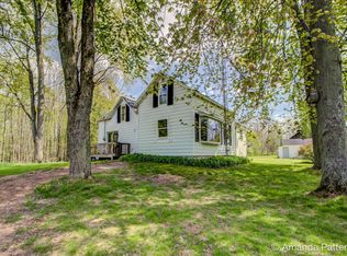 9643 Farr Rd, Ravenna, MI 49451