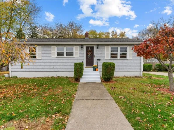 60 Benson Ave E, Rumford, RI 02916