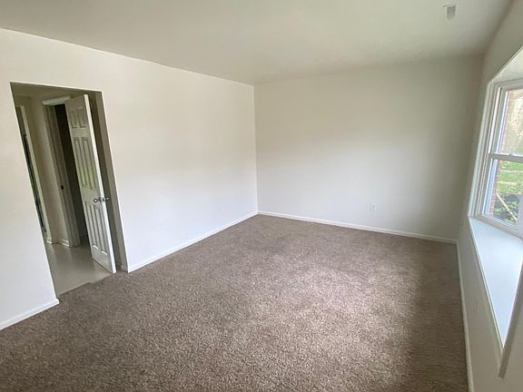 2nd image of 46837 Rogers Dr