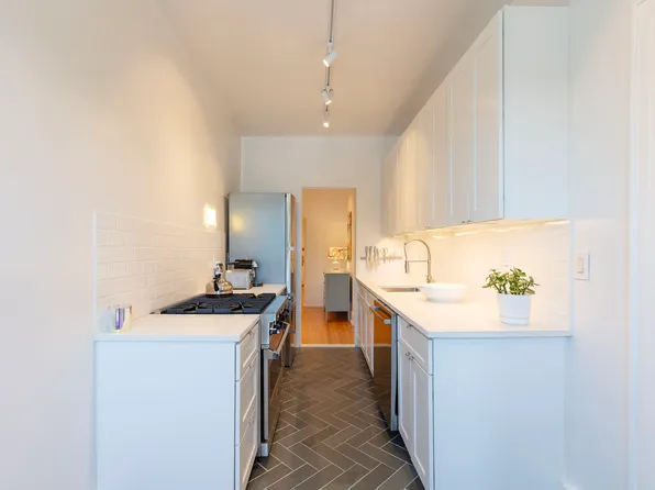 76-66 Austin Street image 16 of 26