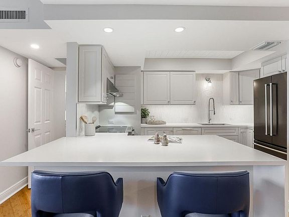 2nd image of 3443 Gulf Shore Blvd N APT 715
