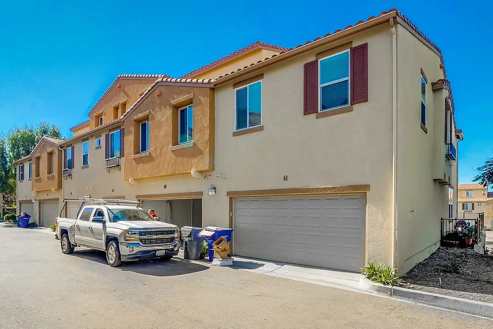 4 bed, 2.5 bath, 1469 sqft, $4,099 — Photo 3
