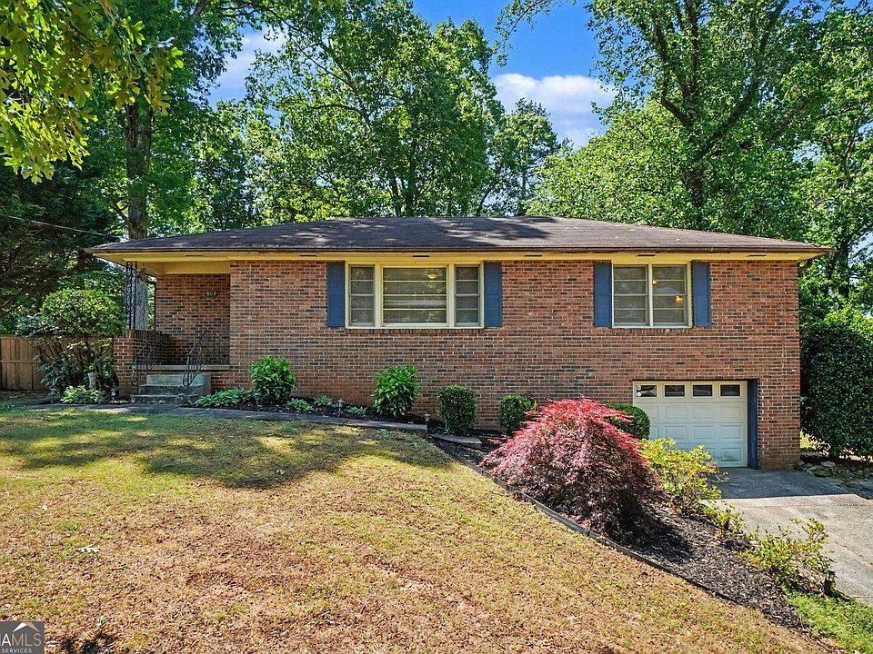 1st image of 689 Walnut Cir SW