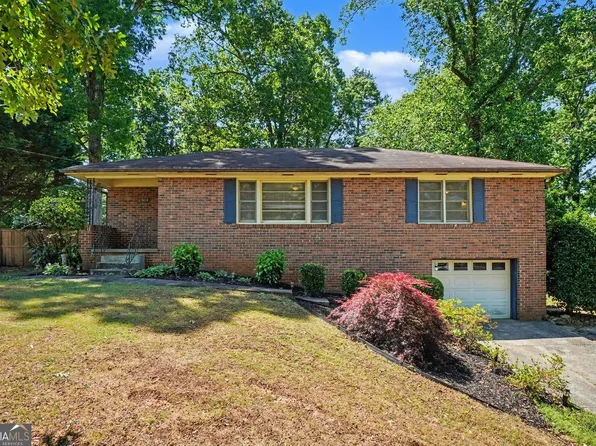 689 Walnut Cir SW, Marietta, GA 30060