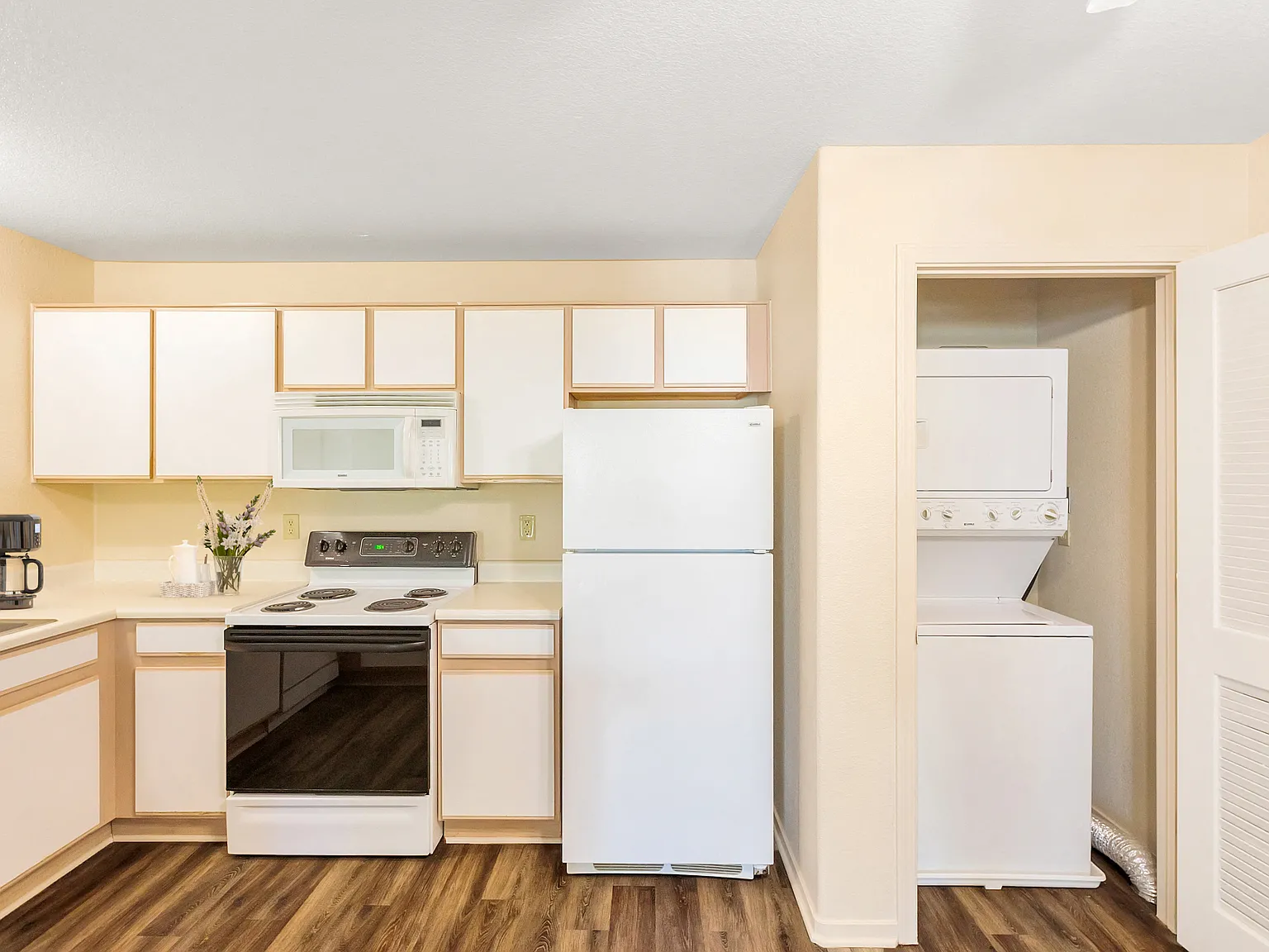 Silver Lake Apartments — Photo 3