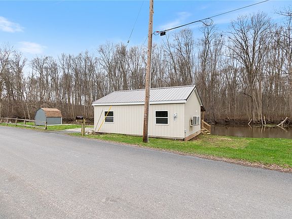 2nd image of 1461 River Rd