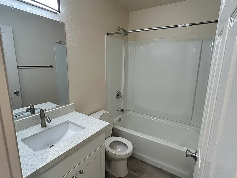 Washington Park Apartments — Photo 29