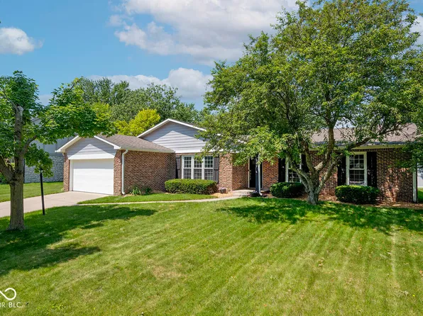109 Willowood Ln, Fishers, IN 46038
