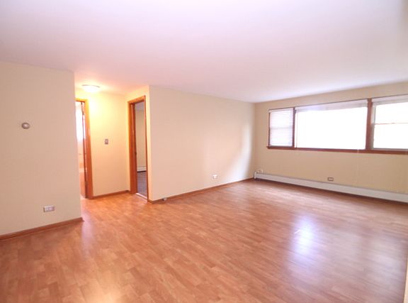 5th image of 37 Conti Pkwy #2