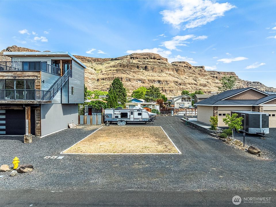 1st image of 685 River Drive SW