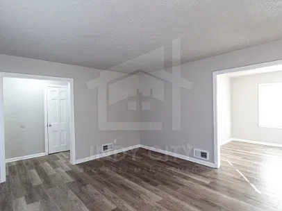 2 bed, 1.0 bath, 888 sqft, $1,200 — Photo 3