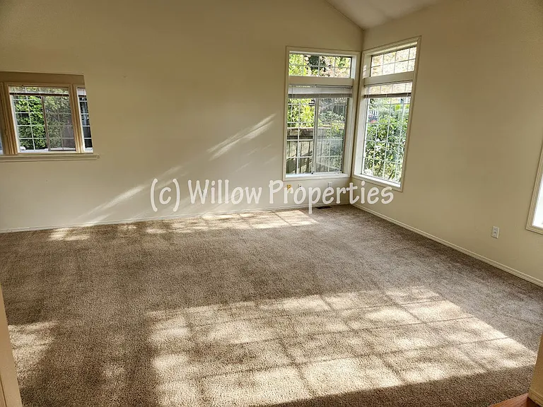 8401 62nd St W — Photo 5