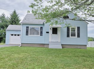 27 Dillon St, Pittsfield, MA 01201