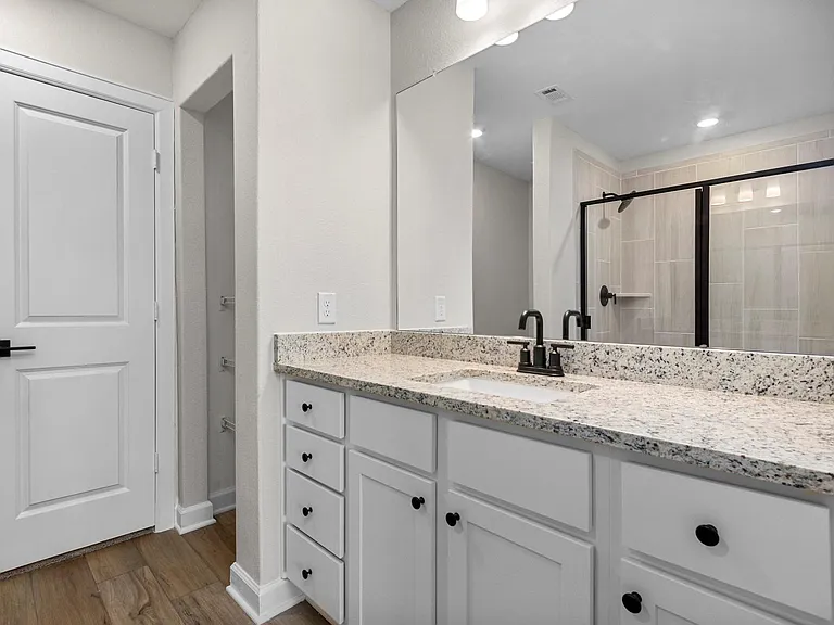 10807 Hickory Ln — Photo 14