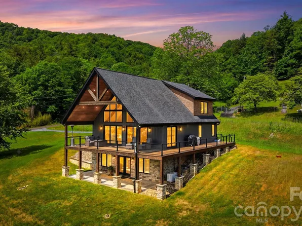 8788 Donald Barrier St, Newland, NC 28657