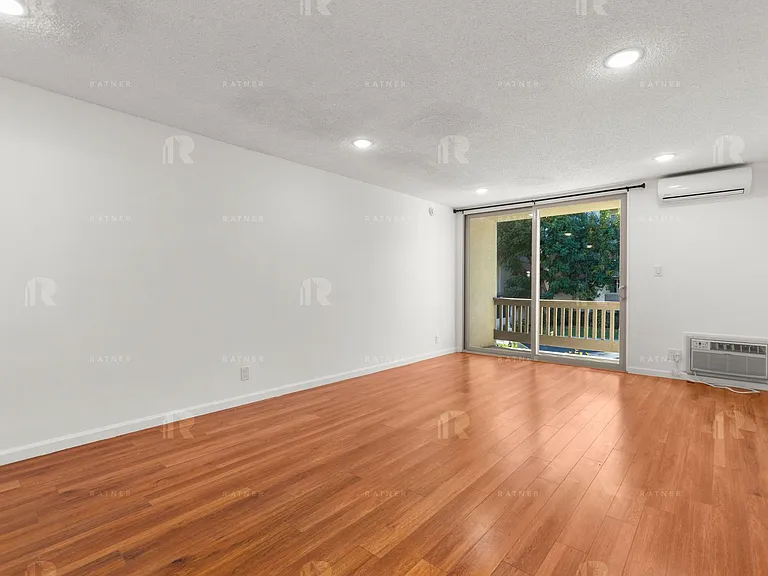 4610 Natick Ave — Photo 7