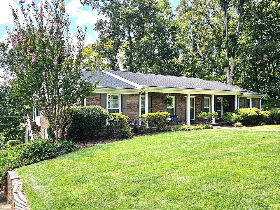 1st image of 302 Robinhood Dr