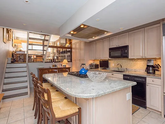 Sold by Sotheby's International Realty | media 13