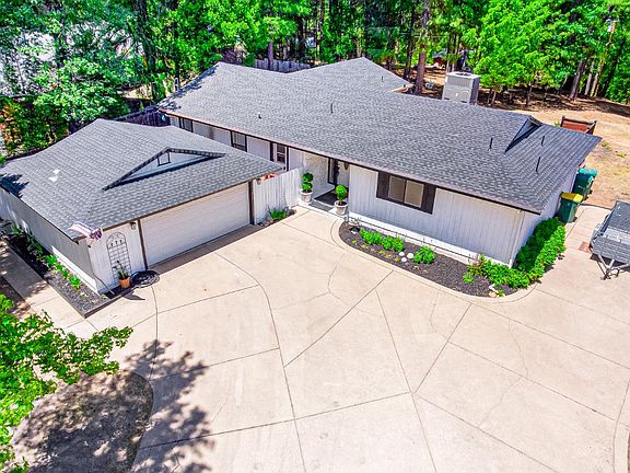 2nd image of 5685 Daisy Cir